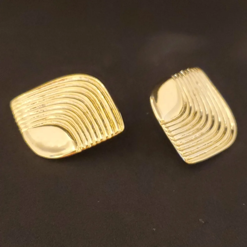 Vintage Gold tone Statement Clip on Earrings